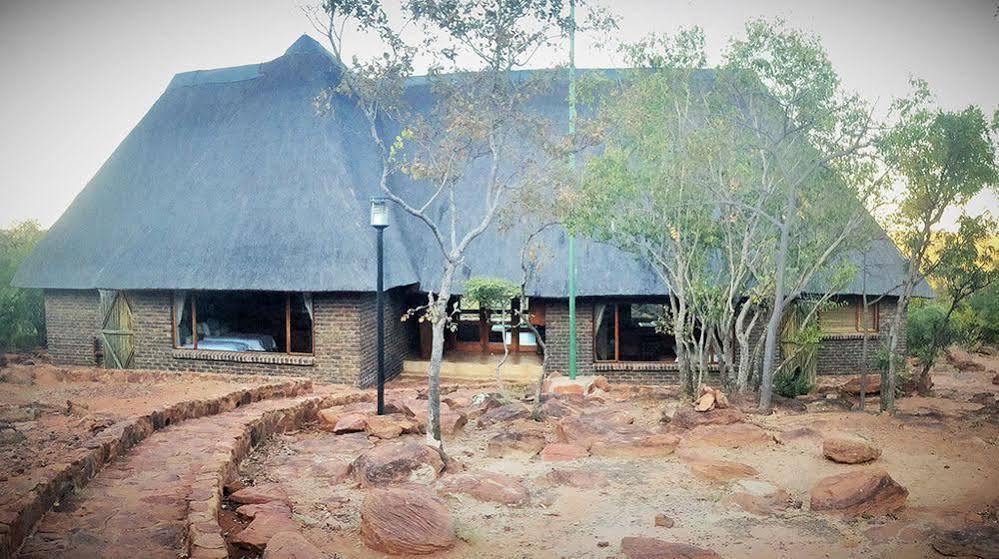 Dinkweng Safari Lodge The Waterberg Biosphere Екстер'єр фото