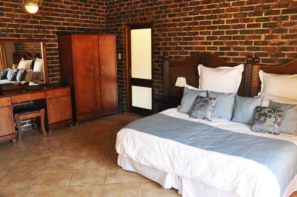 Dinkweng Safari Lodge The Waterberg Biosphere Екстер'єр фото